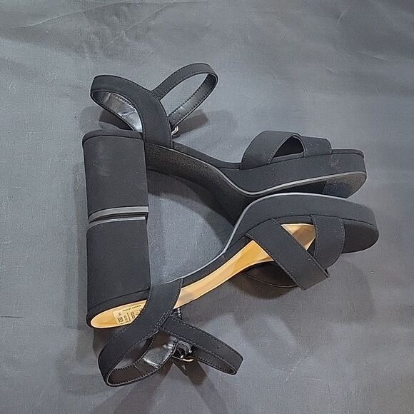 BRAND NEW DELICIO BLOCK HEEL CRISS-CROSS ADJUSTABLE BUCKLE ALMOND TOE SANDAL … - Picture 9 of 15
